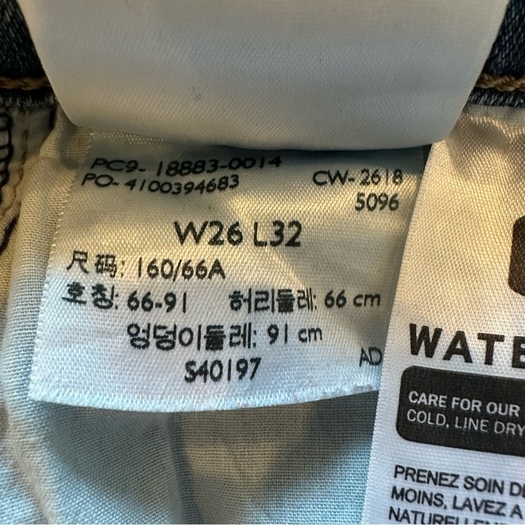 Levi’s 724 High Rise Straight Women’s Jeans size 26 medium wash Into The Groove - Picture 9 of 10